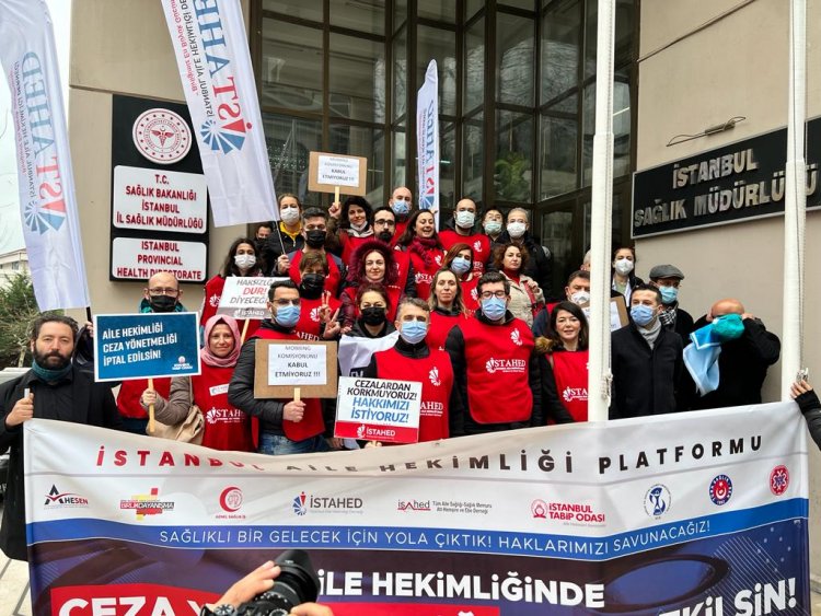 Aile Hekimlerinden Yeni Yıla Girerken Sözleşme Protestosu